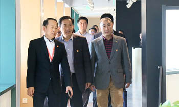 中國出口信用保險(xiǎn)公司領(lǐng)導(dǎo)到聯(lián)橋集團(tuán)調(diào)研