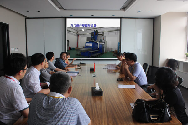 威海市財(cái)政局、科技局聯(lián)合調(diào)研組考察我司產(chǎn)學(xué)研創(chuàng)新項(xiàng)目