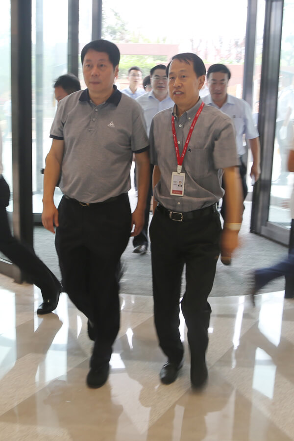 徐東升常務(wù)副市長視察聯(lián)橋集團(tuán)