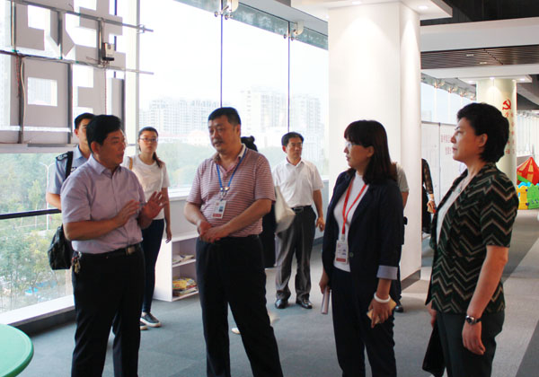 威海市“中國夢·小康情”宣講團來聯(lián)橋集團參觀考察