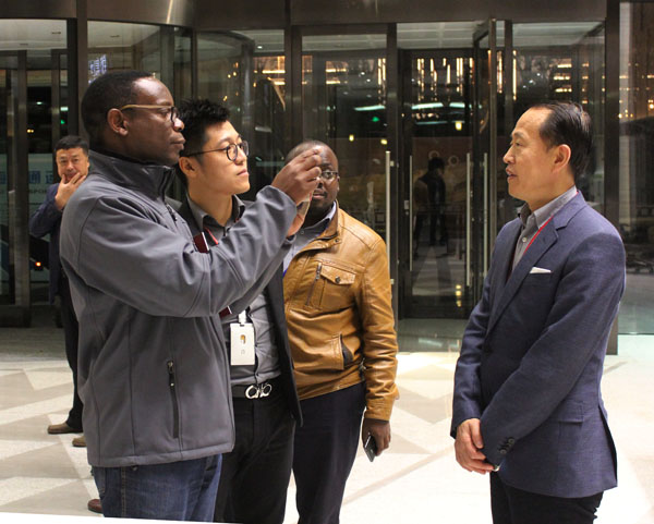 津巴布韋媒體學(xué)習(xí)交流團訪問聯(lián)橋集團