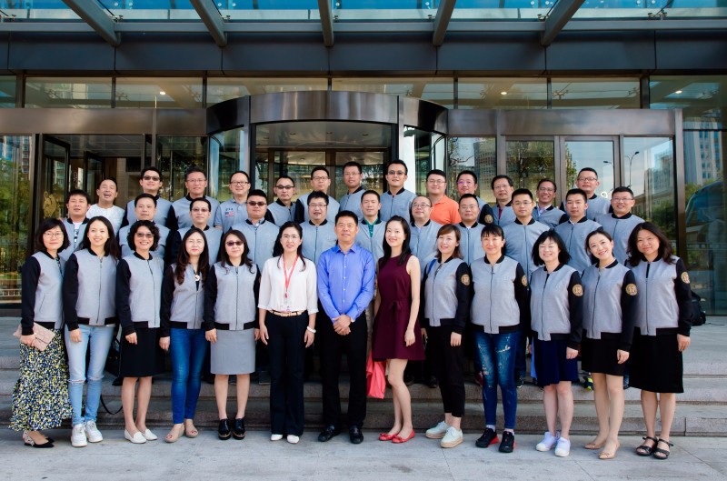 中歐國際工商學院EMBA企業(yè)家學員走進聯(lián)橋集團