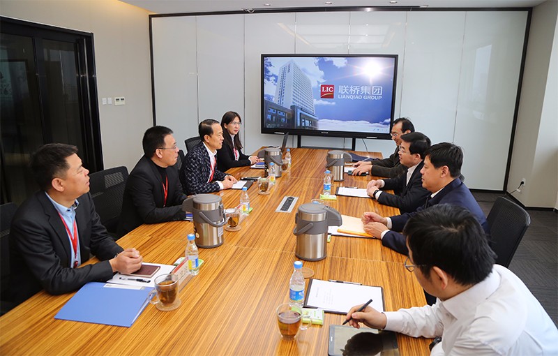 威海市委副書記、市長張海波到聯(lián)橋集團調(diào)研