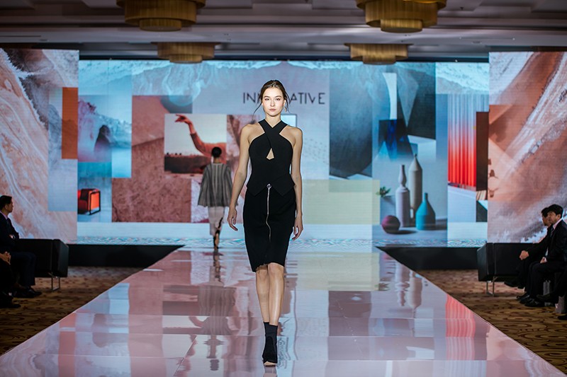 “創(chuàng)意 · 跨越 國(guó)家毛衫紗線資源共享平臺(tái)啟動(dòng)儀式”在威海聯(lián)橋集團(tuán)盛裝啟幕(圖39) “創(chuàng)意 · 跨越 國(guó)家毛衫紗線資源共享平臺(tái)啟動(dòng)儀式”在威海聯(lián)橋集團(tuán)盛裝啟幕(圖39)