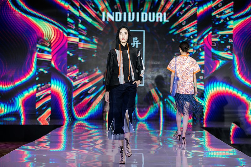 “創(chuàng)意 · 跨越 國(guó)家毛衫紗線資源共享平臺(tái)啟動(dòng)儀式”在威海聯(lián)橋集團(tuán)盛裝啟幕(圖53) “創(chuàng)意 · 跨越 國(guó)家毛衫紗線資源共享平臺(tái)啟動(dòng)儀式”在威海聯(lián)橋集團(tuán)盛裝啟幕(圖53)