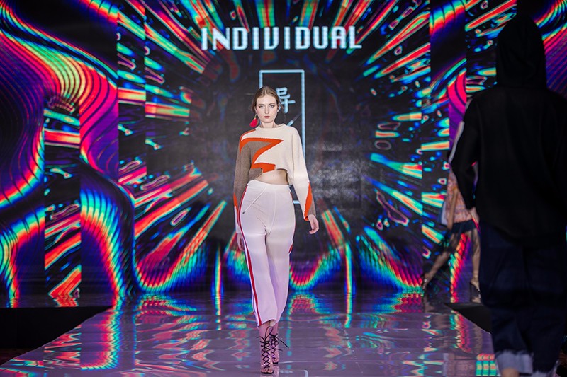 “創(chuàng)意 · 跨越 國(guó)家毛衫紗線資源共享平臺(tái)啟動(dòng)儀式”在威海聯(lián)橋集團(tuán)盛裝啟幕(圖57) “創(chuàng)意 · 跨越 國(guó)家毛衫紗線資源共享平臺(tái)啟動(dòng)儀式”在威海聯(lián)橋集團(tuán)盛裝啟幕(圖57)