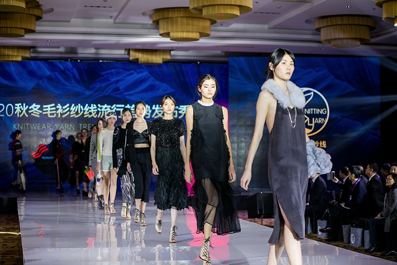 “創(chuàng)意 · 跨越 國(guó)家毛衫紗線資源共享平臺(tái)啟動(dòng)儀式”在威海聯(lián)橋集團(tuán)盛裝啟幕(圖68) “創(chuàng)意 · 跨越 國(guó)家毛衫紗線資源共享平臺(tái)啟動(dòng)儀式”在威海聯(lián)橋集團(tuán)盛裝啟幕(圖68)