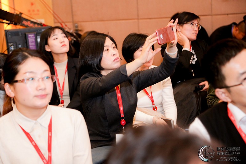 “創(chuàng)意 · 跨越 國(guó)家毛衫紗線資源共享平臺(tái)啟動(dòng)儀式”在威海聯(lián)橋集團(tuán)盛裝啟幕(圖81) “創(chuàng)意 · 跨越 國(guó)家毛衫紗線資源共享平臺(tái)啟動(dòng)儀式”在威海聯(lián)橋集團(tuán)盛裝啟幕(圖81)