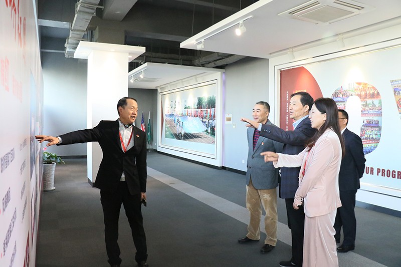 微信圖片_20191101164213.jpg 中國出口信用保險公司領(lǐng)導到聯(lián)橋集團調(diào)研(圖2)