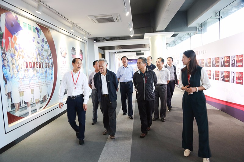 山東省關(guān)工委領(lǐng)導(dǎo)一行來(lái)聯(lián)橋集團(tuán)調(diào)研