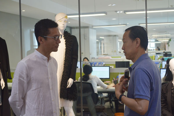 中國服裝協(xié)會常務副會長陳大鵬來聯(lián)橋集團參觀調研