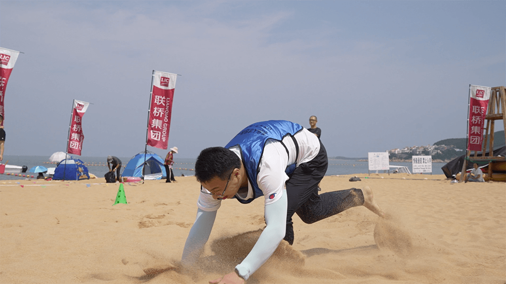 披荊斬棘無畏懼 乘風(fēng)破浪向前沖(圖9) 披荊斬棘無畏懼 乘風(fēng)破浪向前沖(圖9)